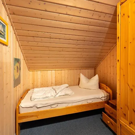 Skandinavisches In בית נופש רשלין